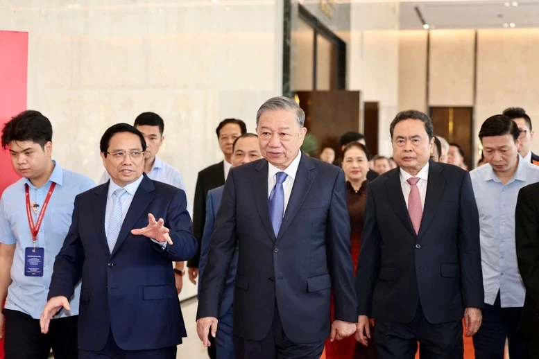 TỔNG THUẬT: Khai mạc trọng thể Triển lãm thành tựu đất nước “80 năm hành trình Độc lập - Tự do - Hạnh phúc”- Ảnh 1. Khai mạc trọng thể Triển lãm thành tựu đất nước “80 năm hành trình Độc lập - Tự do - Hạnh phúc”