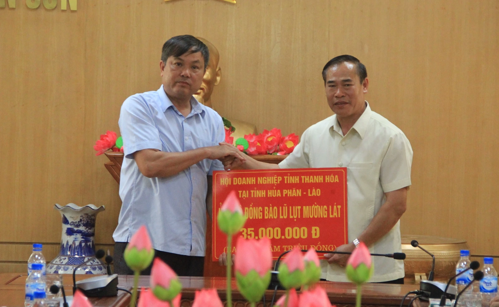 Cộng đồng người Việt tại Hủa Phăn, Lào hỗ trợ đồng bào vùng lũ Quan Sơn, Mường Lát