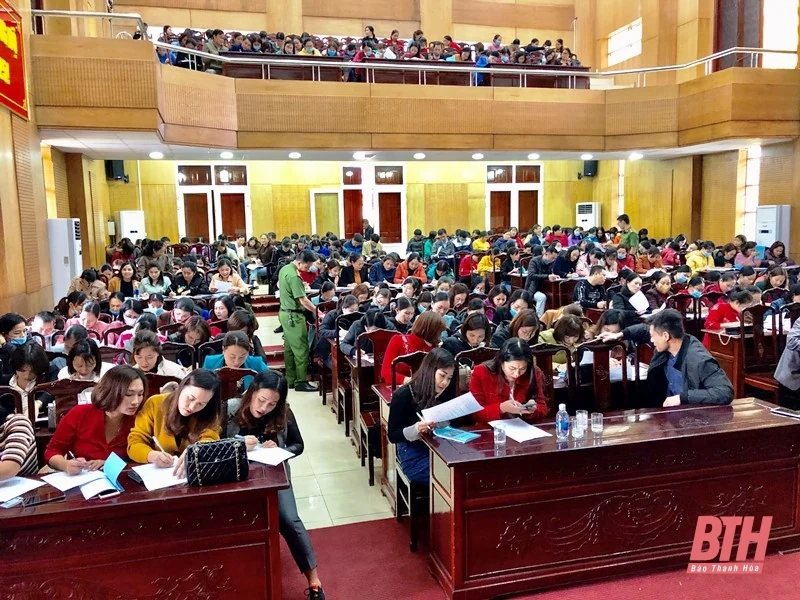 Huấn luyện nghiệp vụ PCCC&CNCH cho lực lượng PCCC cơ sở các trường học trên địa bàn thị xã Nghi Sơn