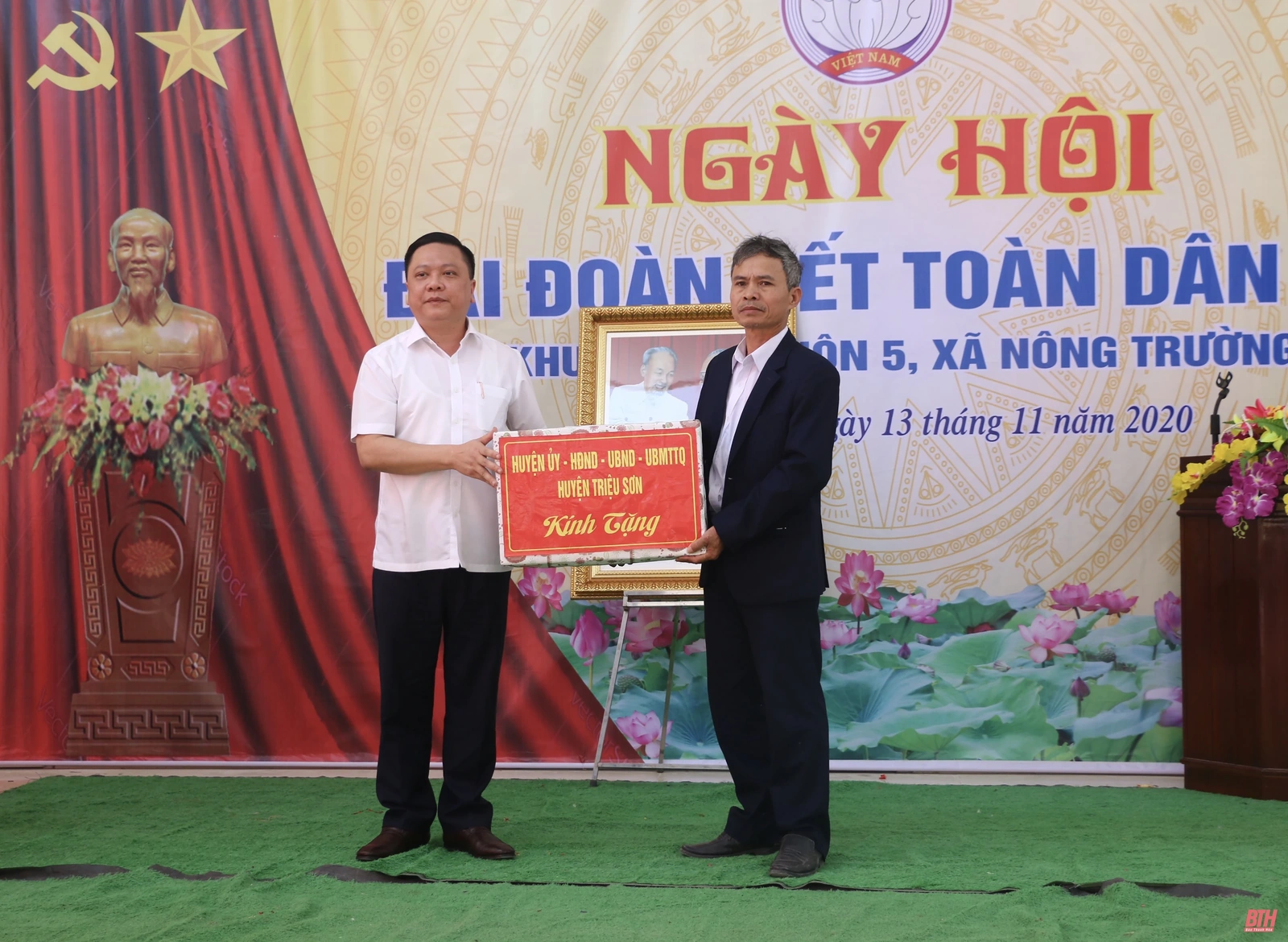 Phó Bí thư Tỉnh uỷ Đỗ Minh Tuấn dự Ngày hội Đại đoàn kết toàn dân tộc tại huyện Triệu Sơn