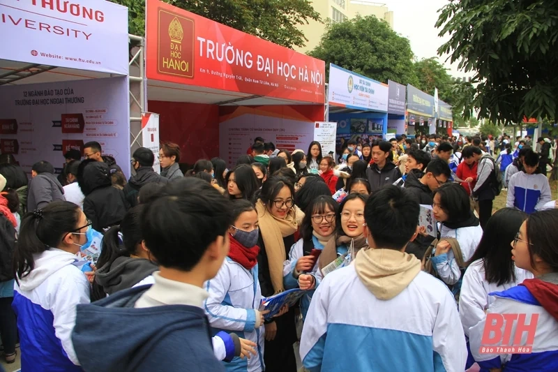 Hơn 3.000 học sinh Thanh Hóa tham gia Chương trình Tư vấn tuyển sinh – hướng nghiệp 2021