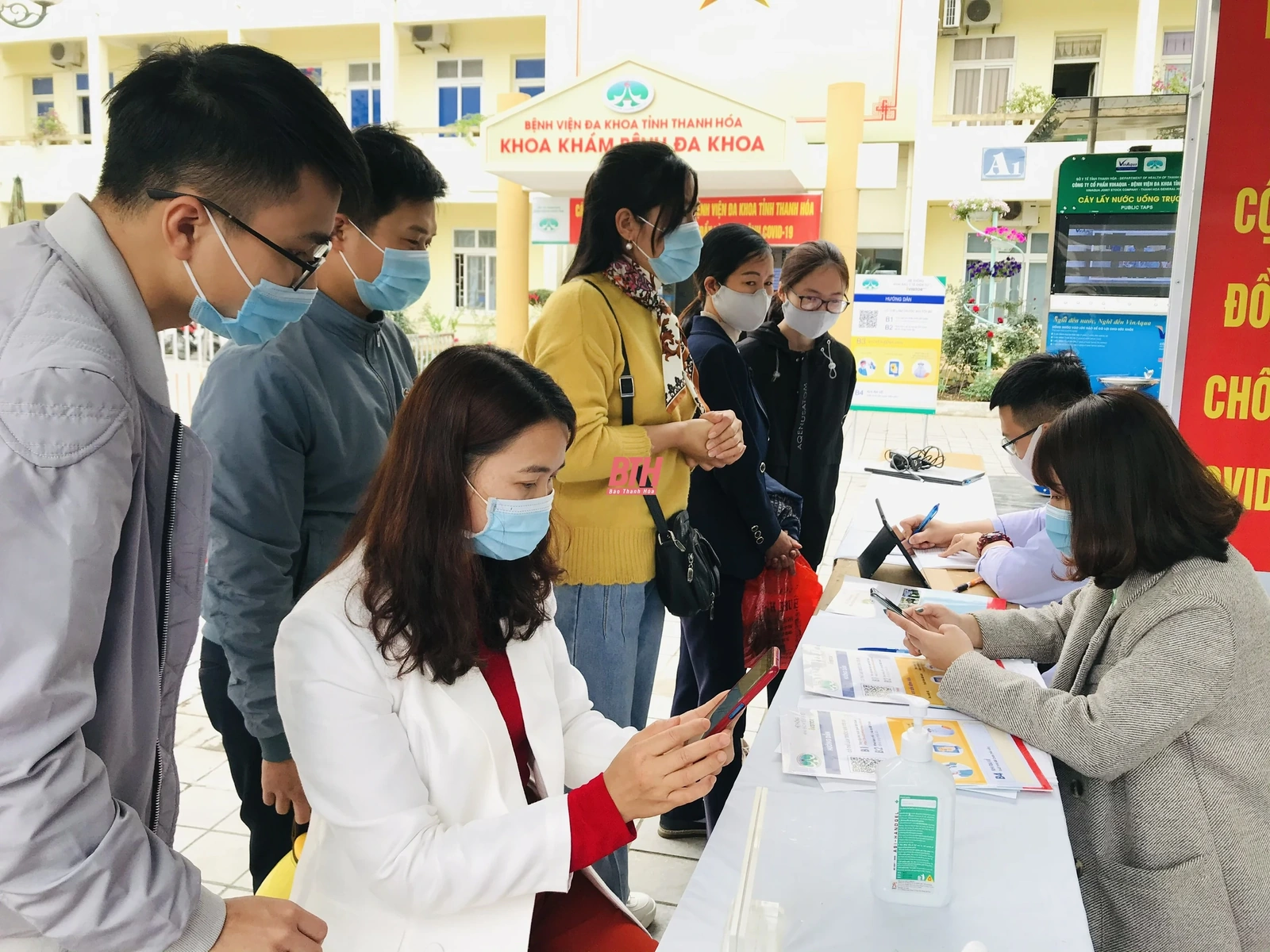 Triển khai thực hiện khai báo y tế bằng quét mã QR Code tại Bệnh viện Đa khoa tỉnh Thanh Hóa