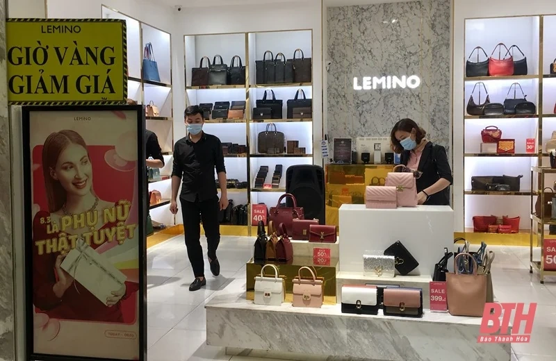 Đa dạng thị trường quà tặng 8-3