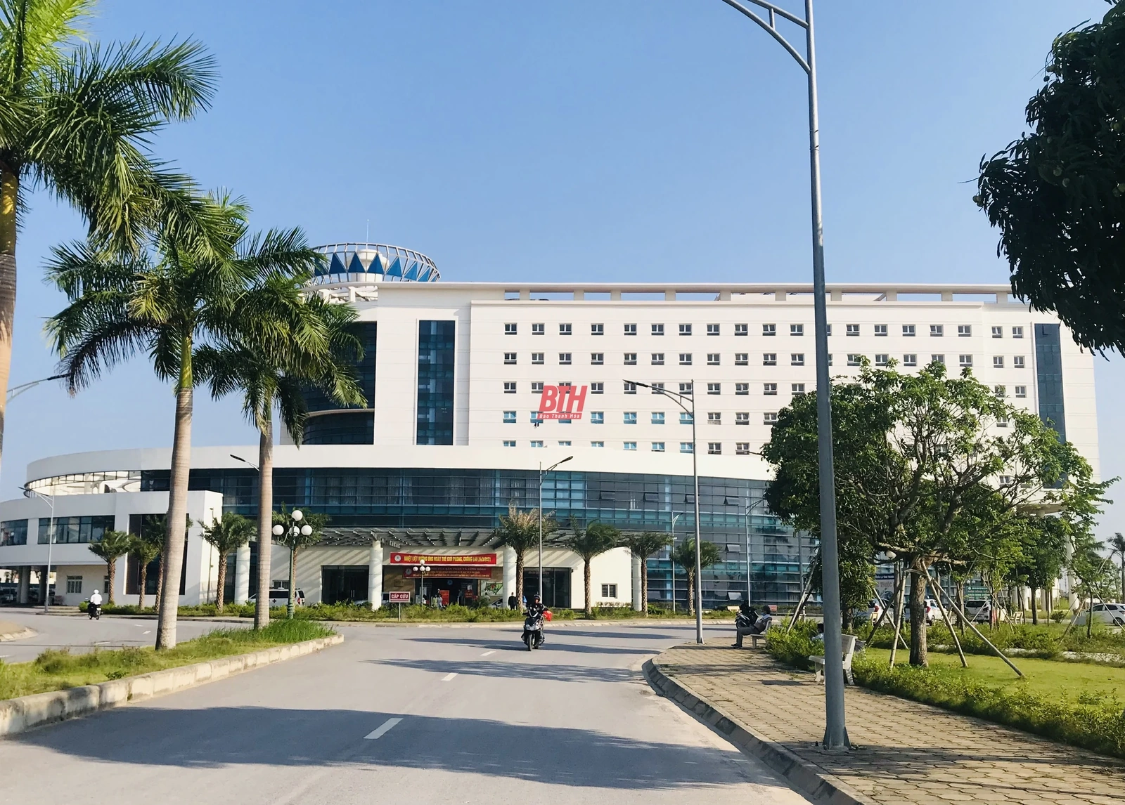 Bệnh viện Ung bướu Thanh Hoá đã chuyển nhiều bệnh nhân sang Bệnh viện Đa khoa Hợp Lực theo chỉ đạo của Chủ tịch UBND tỉnh