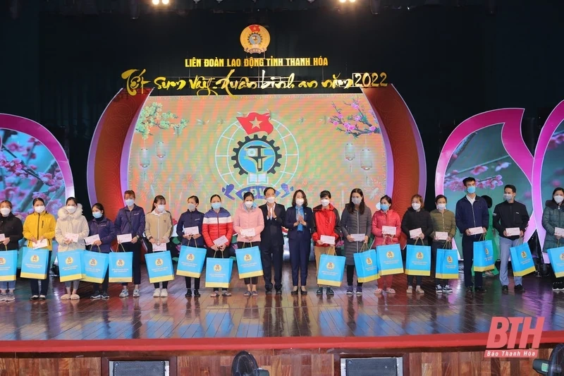 Ở đâu có công nhân, người lao động gặp khó, ở đó có công đoàn