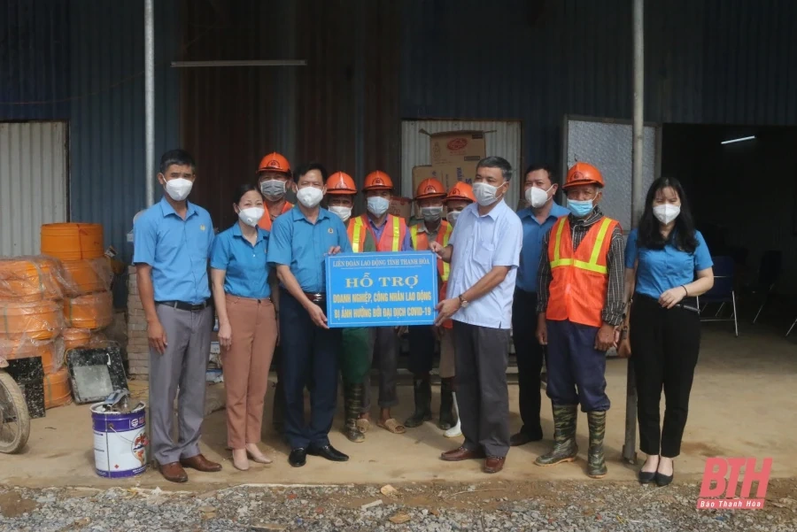 Ở đâu có công nhân, người lao động gặp khó, ở đó có công đoàn