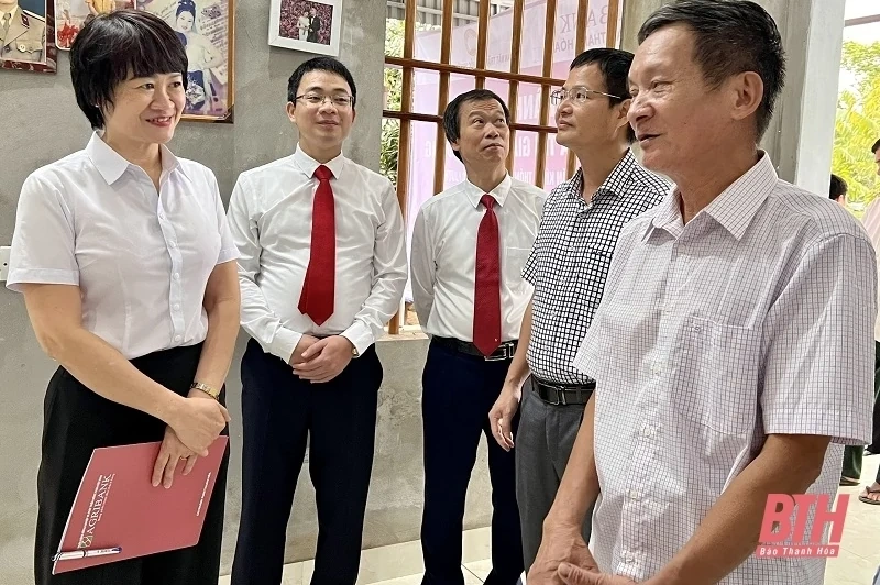 Bàn giao nhà tình nghĩa cho các gia đình có hoàn cảnh khó khăn tại huyện Thường Xuân