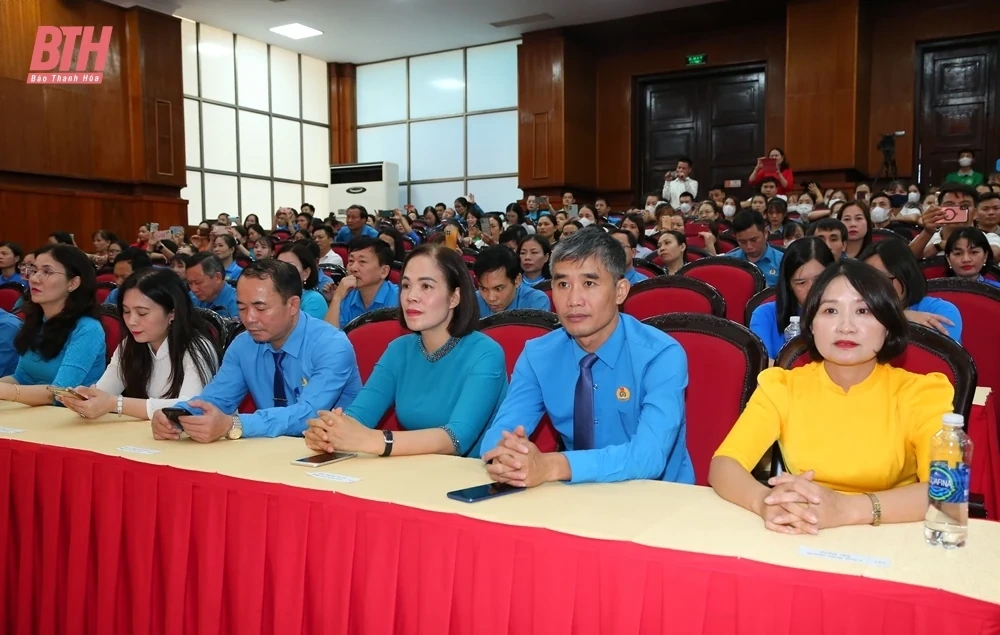 Thanh Hóa tôn vinh, biểu dương điển hình tiên tiến trong Chương trình “1 triệu sáng kiến - nỗ lực vượt khó, sáng tạo, quyết tâm chiến thắng đại dịch COVID-19”