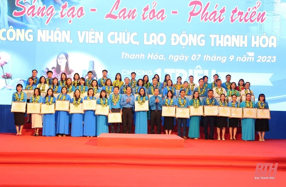 Thanh Hóa tôn vinh, biểu dương điển hình tiên tiến trong Chương trình “1 triệu sáng kiến - nỗ lực vượt khó, sáng tạo, quyết tâm chiến thắng đại dịch COVID-19”