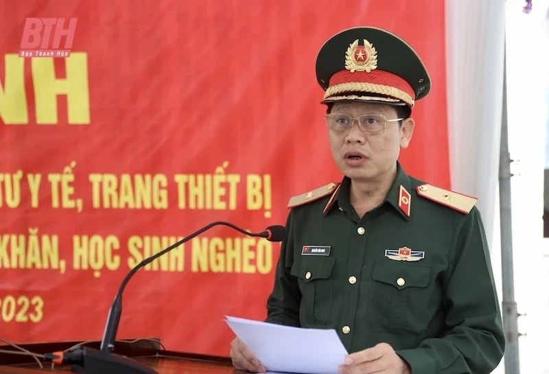 Chương trình khám bệnh miễn phí và tặng quà tại xã Nga An: Thắm tình quân - dân