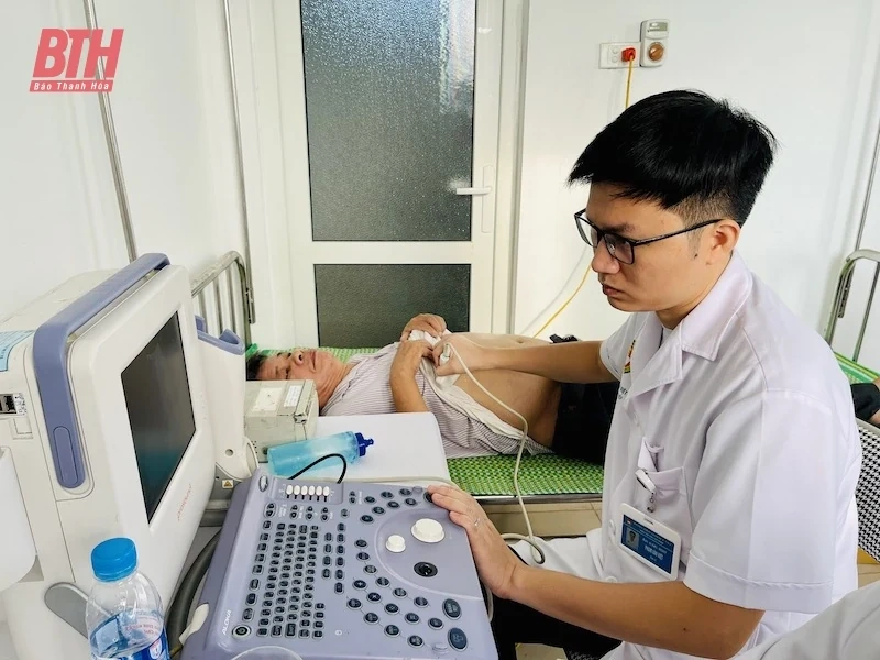 Chương trình khám bệnh miễn phí và tặng quà tại xã Nga An: Thắm tình quân - dân