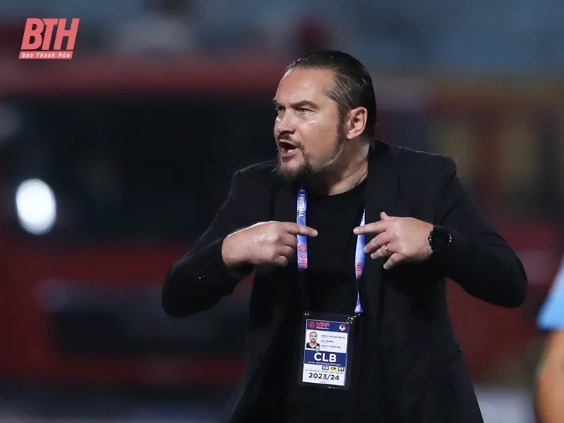 Thắng thuyết phục chủ nhà Khánh Hòa, Đông Á Thanh Hóa vươn lên vị trí thứ 2