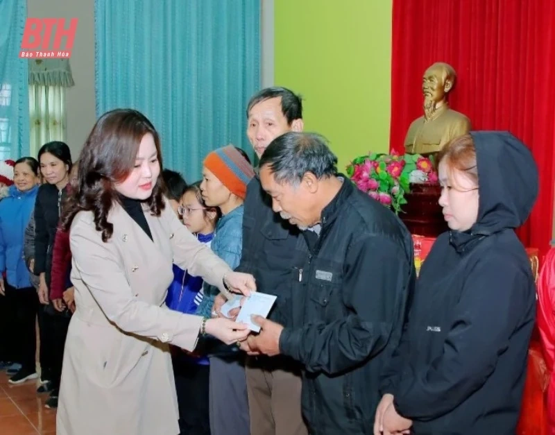 Vận động gần 6,9 tỷ đồng trao quà tết cho hội viên, phụ nữ nghèo, gia đình chính sách, trẻ mồ côi