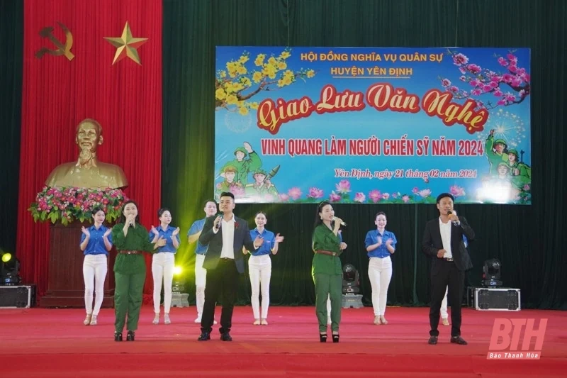 Yên Định: Giao lưu văn nghệ “Vinh quang làm người chiến sỹ”