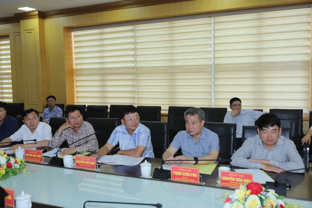 Thường trực Tỉnh ủy khảo sát một số dự án hạ tầng tại Khu Kinh tế Nghi Sơn