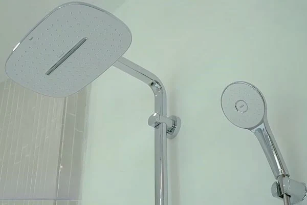 Vòi hoa sen INAX: Kết hợp công nghệ hiện đại và thiết kế tinh tế