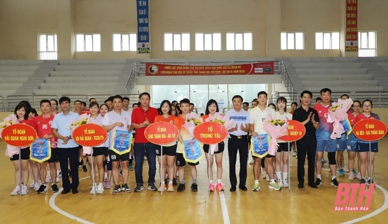 Hơn 100 VĐV tham gia Giải bóng chuyền hơi ngành Hải quan