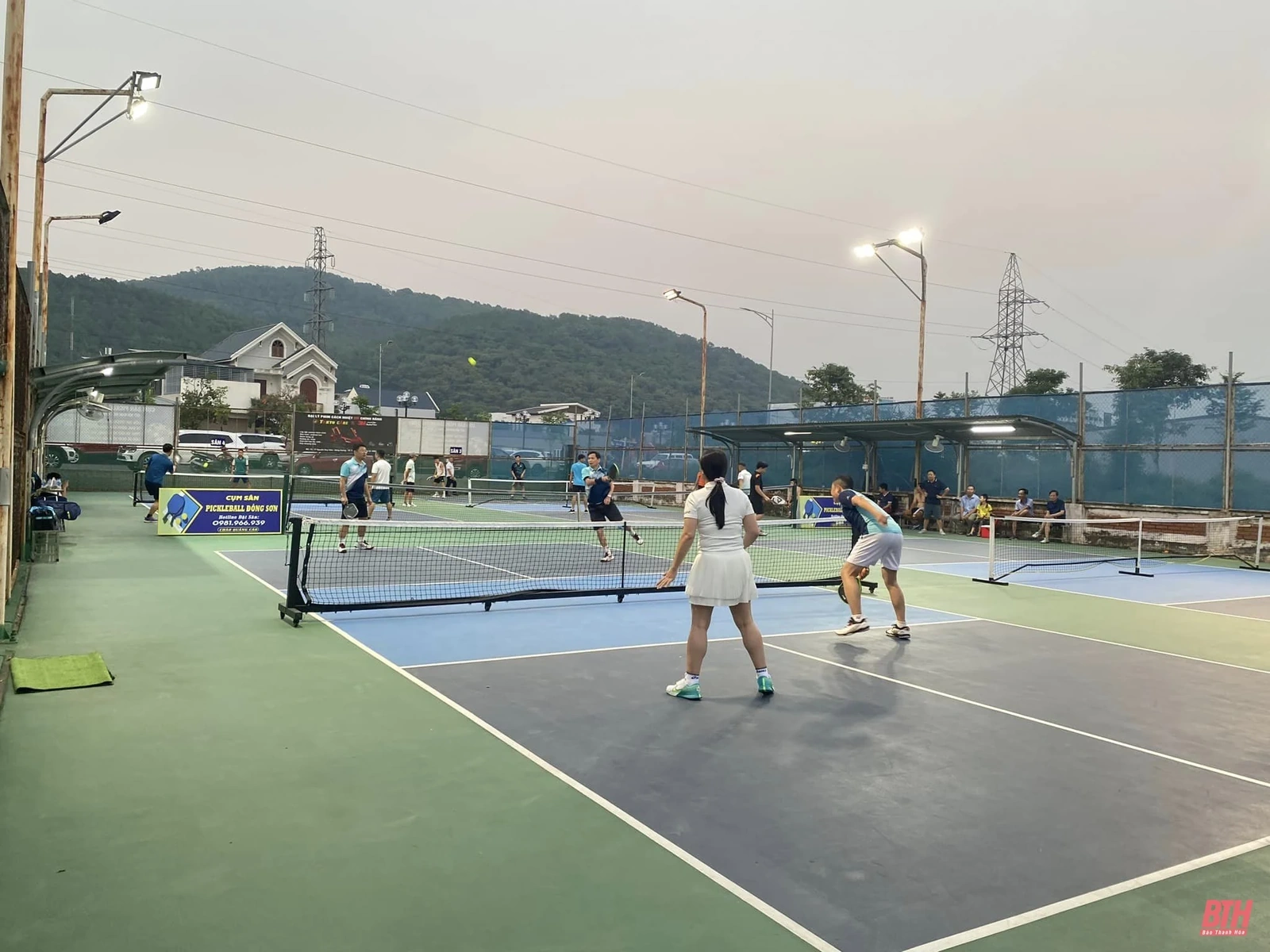 Pickleball - môn thể thao “sắm” vai kết nối cộng đồng