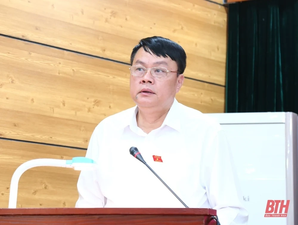 Phó Bí thư Thường trực Tỉnh ủy, Trưởng Đoàn ĐBQH tỉnh Lại Thế Nguyên tiếp xúc cử tri huyện Ngọc Lặc