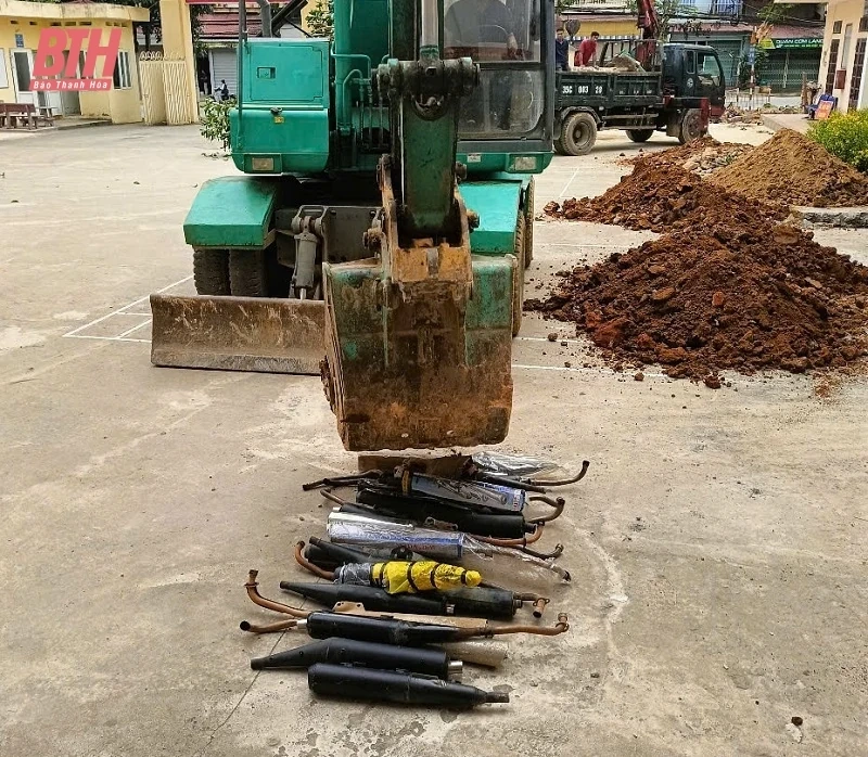 Công an huyện Bá Thước tạm giữ 26 xe máy của học sinh