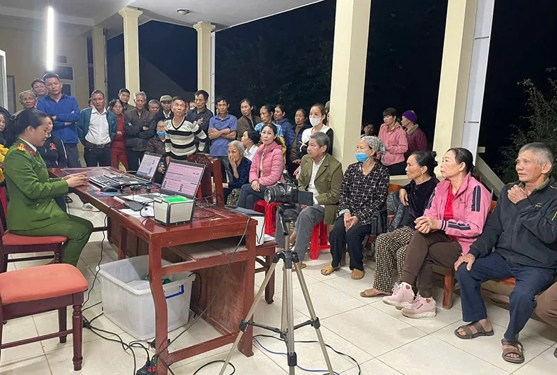 Tăng tốc “phủ xanh” tài khoản định danh điện tử