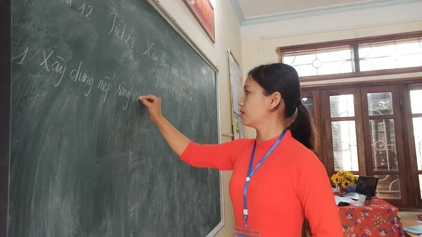 Quy định chế độ làm việc mới với giáo viên: Giảm số tuần thực dạy, mỗi giáo viên không kiêm nhiệm quá 2 nhiệm vụ