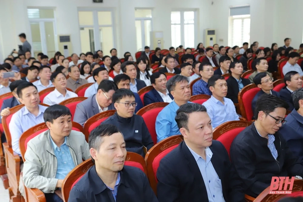 Bí thư Tỉnh ủy Nguyễn Doãn Anh làm việc với Sở Giáo dục và Đào tạo về tình hình phát triển giáo dục tỉnh Thanh Hóa