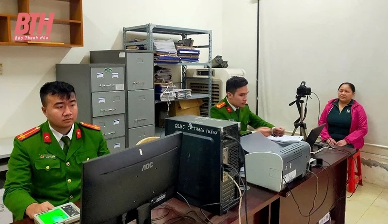 Không còn tổ chức công an cấp huyện, người dân vẫn làm thủ tục cấp căn cước, định danh điện tử thuận lợi, nhanh chóng