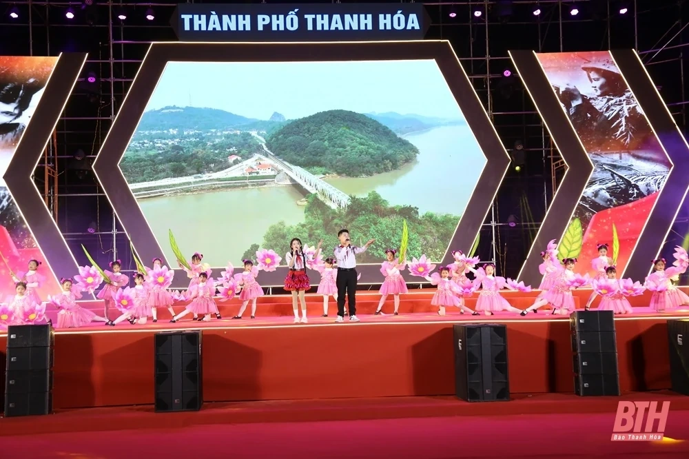 Chương trình nghệ thuật “60 năm - Bản hùng ca Hàm Rồng”