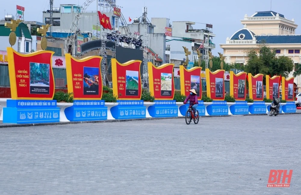 Thành phố Thanh Hóa rực rỡ cờ hoa chào mừng kỷ niệm 60 năm Hàm Rồng chiến thắng