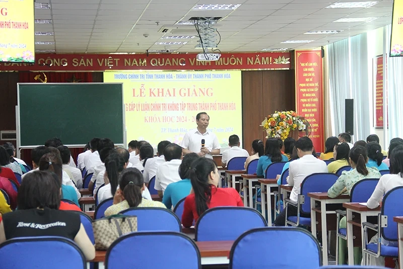 Xây dựng đội ngũ cán bộ, công chức cấp xã đáp ứng được yêu cầu, nhiệm vụ mới