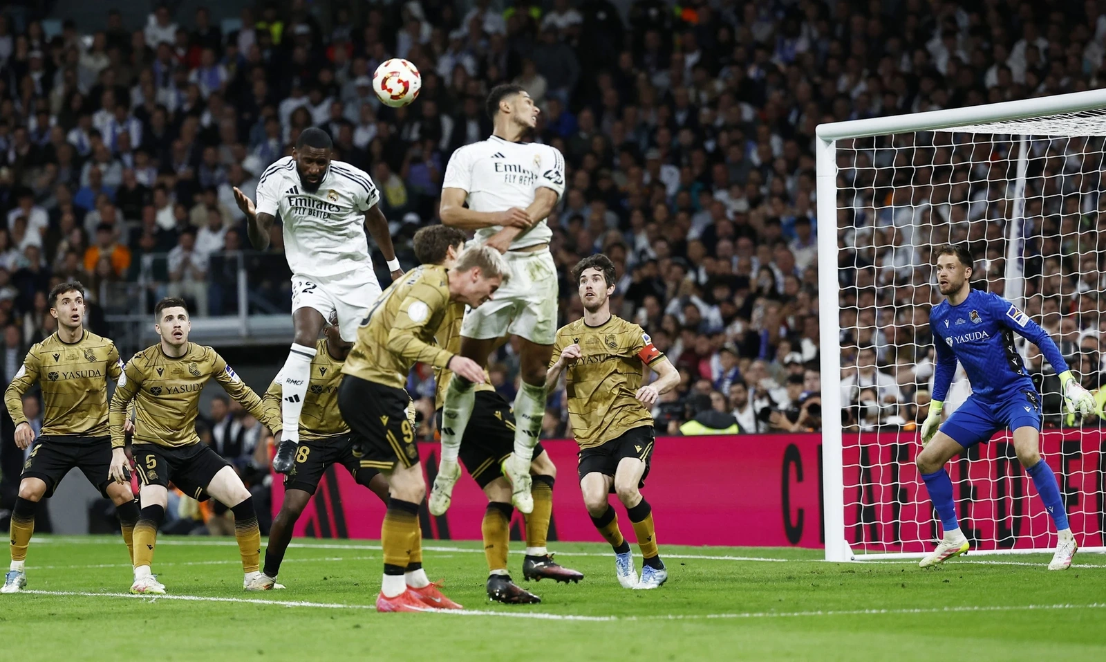 Tin thể thao 2/4: Bị FIFA cấm chuyển nhượng 3 kỳ, Đông Á Thanh Hóa phản ứng thế nào?