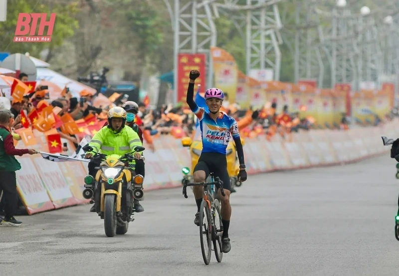 Nguyễn Anh Huy thắng chặng 4 cuộc đua xe đạp tranh Cúp Truyền hình TP Hồ Chí Minh 2025