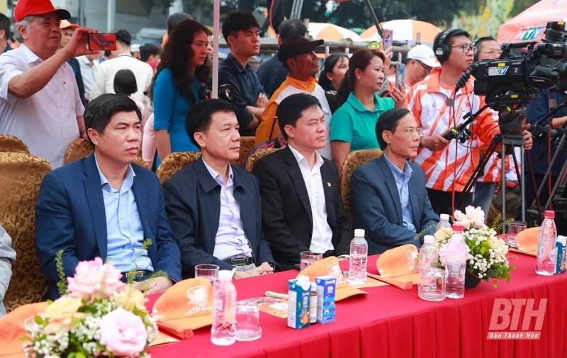 Nguyễn Anh Huy thắng chặng 4 cuộc đua xe đạp tranh Cúp Truyền hình TP Hồ Chí Minh 2025