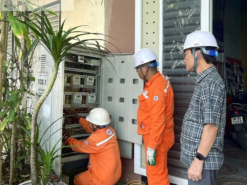 Tập trung nguồn lực cao nhất bảo đảm cung ứng điện mùa cao điểm du lịch Sầm Sơn 2025