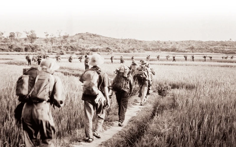 Tất cả vì tiền tuyến, tất cả để đánh thắng giặc Mỹ xâm lược