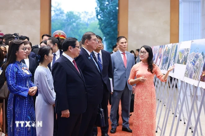 Thủ tướng Phạm Minh Chính chủ trì Lễ đón Thủ tướng Nhật Bản và Phu nhân