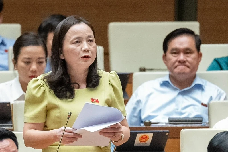 ĐBQH Cầm Thị Mẫn (Đoàn ĐBQH tỉnh Thanh Hoá): Đề nghị nghiên cứu bổ sung lộ trình áp dụng thuế suất đối với nước giải khát