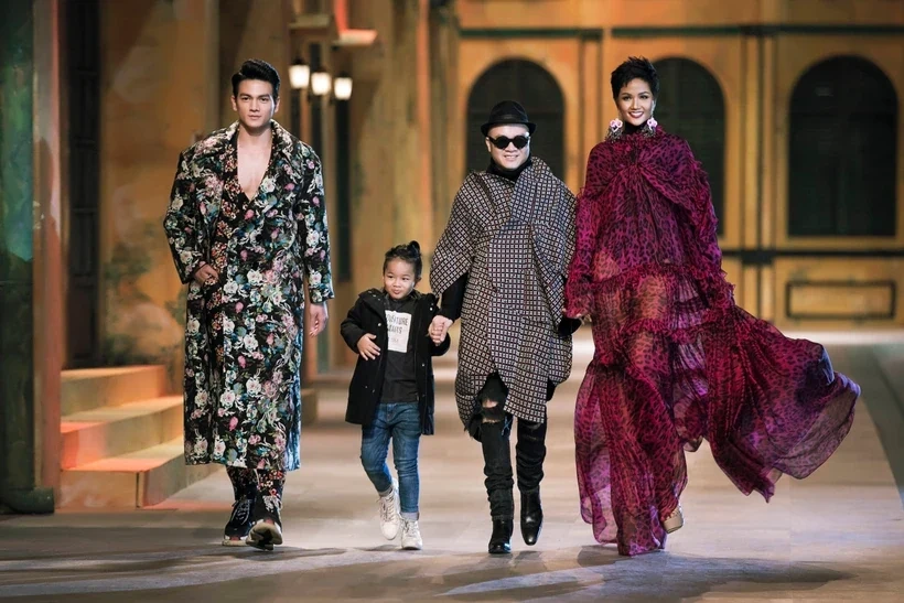 NTK Đỗ Mạnh Cường trở lại “ghế nóng” Vietnam’s Next Top Model sau gần 1 thập kỷ