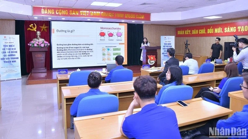 Nhiều hệ lụy từ sử dụng thiếu kiểm soát thức uống có đường của giới trẻ hiện nay