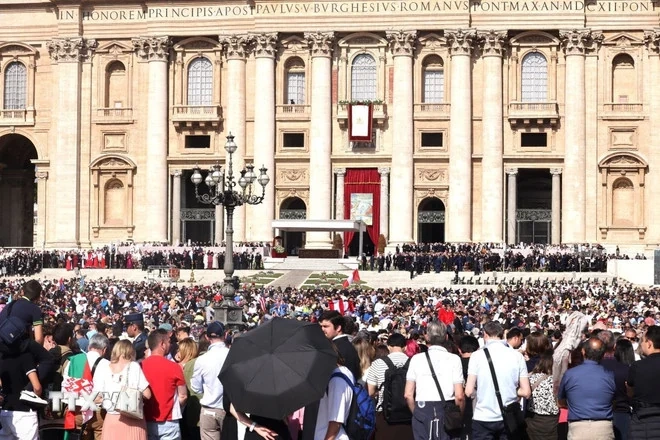 Trang trọng thánh lễ nhậm chức của Giáo hoàng Leo XIV