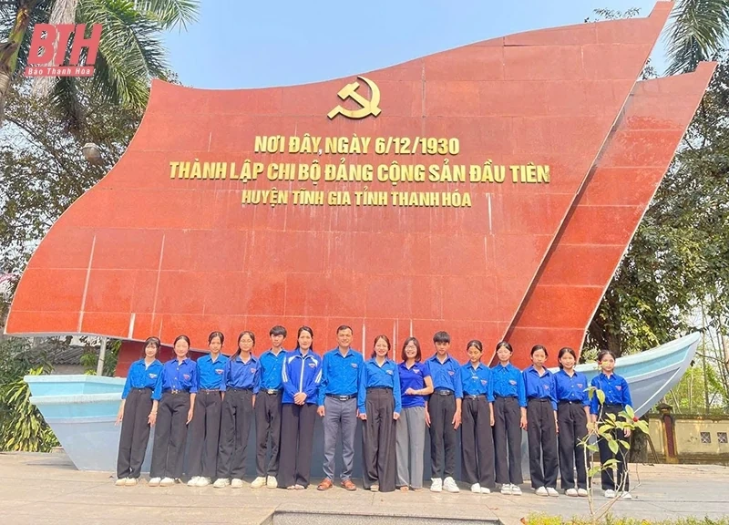 Bồi đắp niềm tự hào từ giáo dục lịch sử Đảng