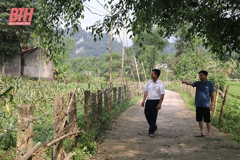 Những cán bộ thôn khéo dân vận