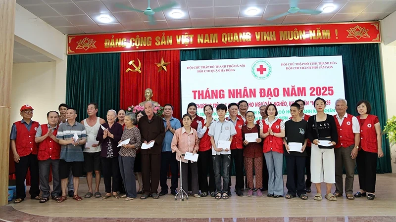 Nhân lên những nghĩa cử nhân văn