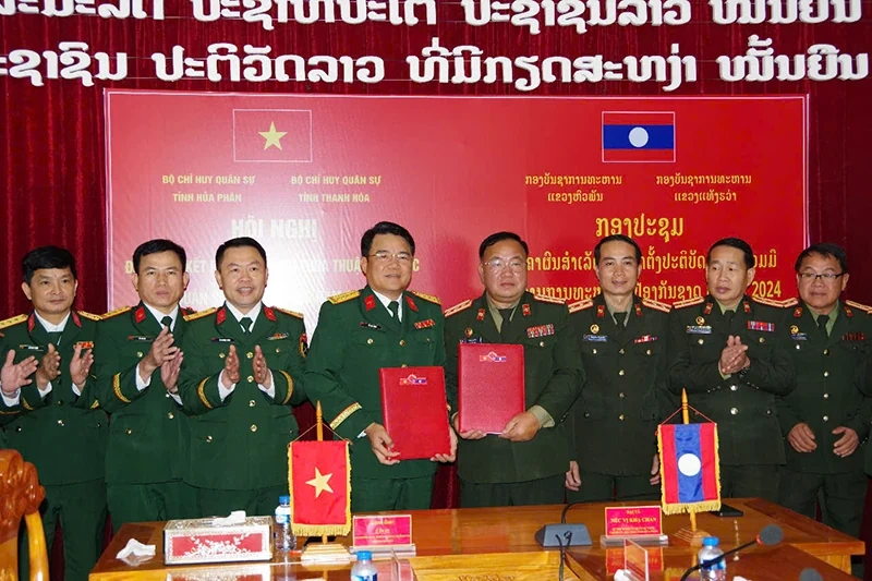 Bộ CHQS hai tỉnh Thanh Hóa - Hủa Phăn tăng cường hợp tác, cùng phát triển