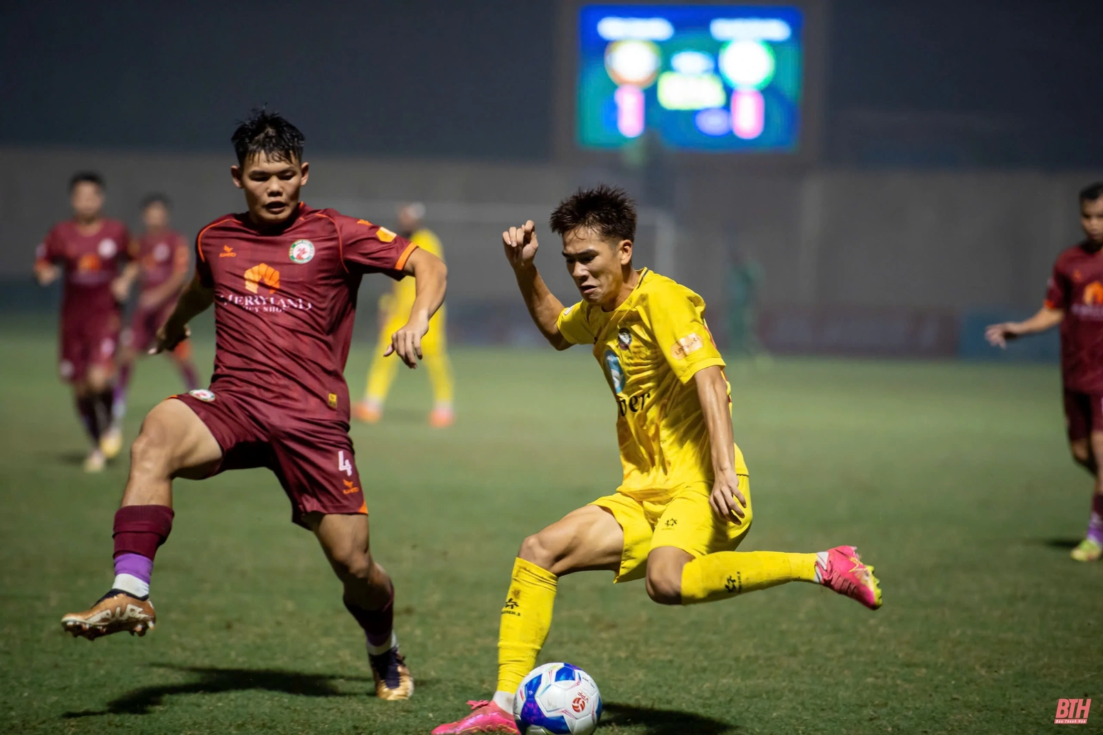 Đông Á Thanh Hoá đánh rơi chiến thắng phút cuối trước Quy Nhơn Bình Định