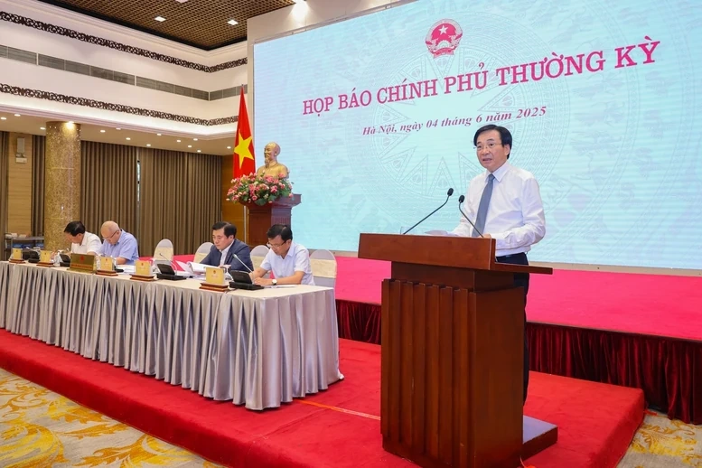 Họp báo Chính phủ thường kỳ tháng 5/2025: Tình hình phát triển KTXH nổi bật với 8 điểm sáng