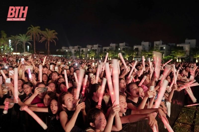 Bùng nổ với đêm đại hội âm nhạc Vlasta Summer Fest “Sea The Soul” Sầm Sơn