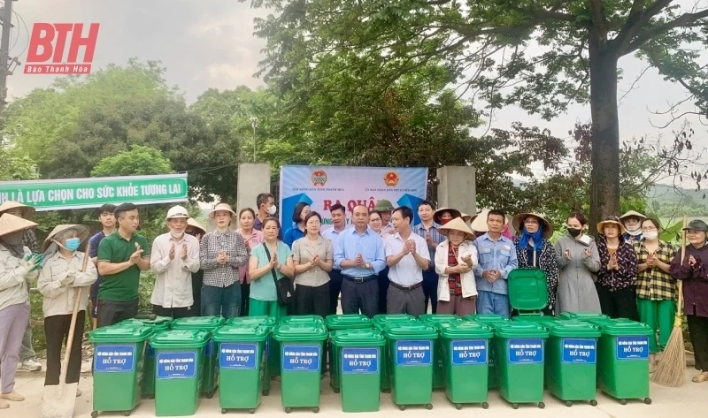 Hội Nông dân tỉnh ra quân hưởng ứng Ngày Môi trường thế giới