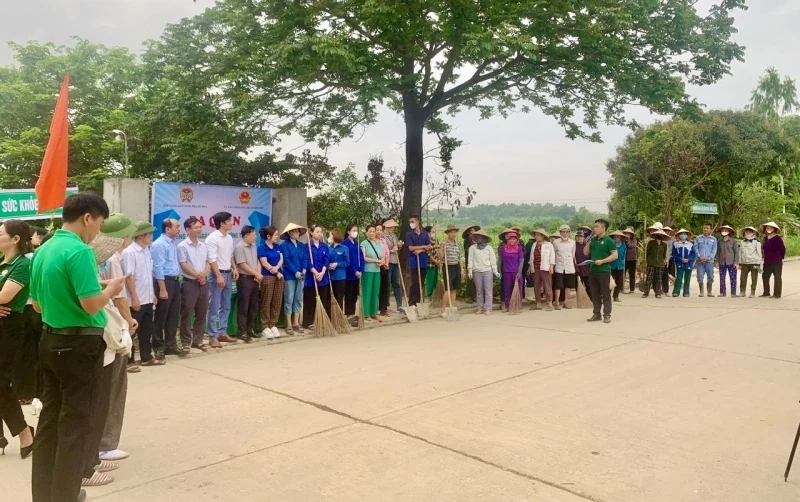 Hội Nông dân tỉnh ra quân hưởng ứng Ngày Môi trường thế giới